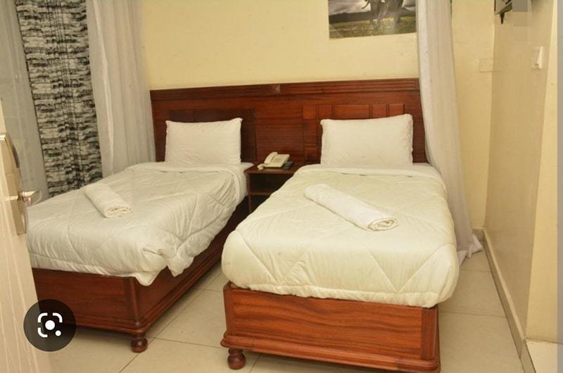 Arizona-Comfort-Hotel-shared-bedroom